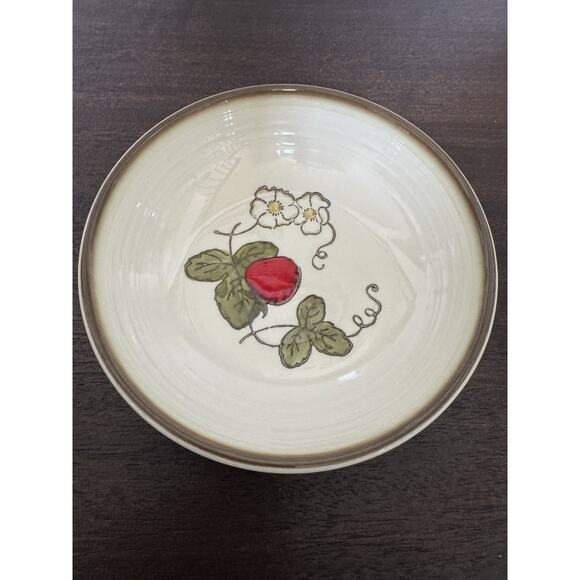 Poppy Trail By Metlox Salad Soup Bowl Made in California Vtg Strawberry Floral - Picture 5 of 16